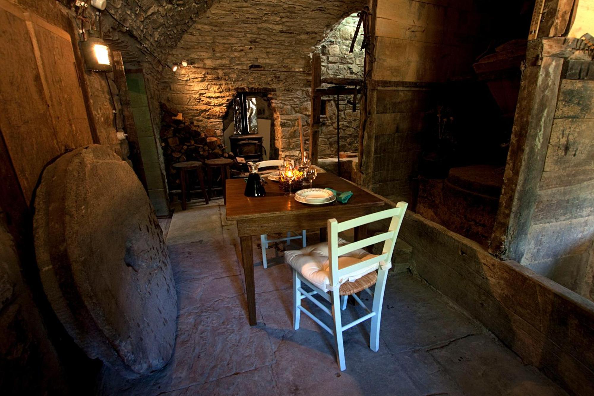 Mulino Marghen - Restored Watermill - Accomodation And Retreat Center Zeri Exterior photo