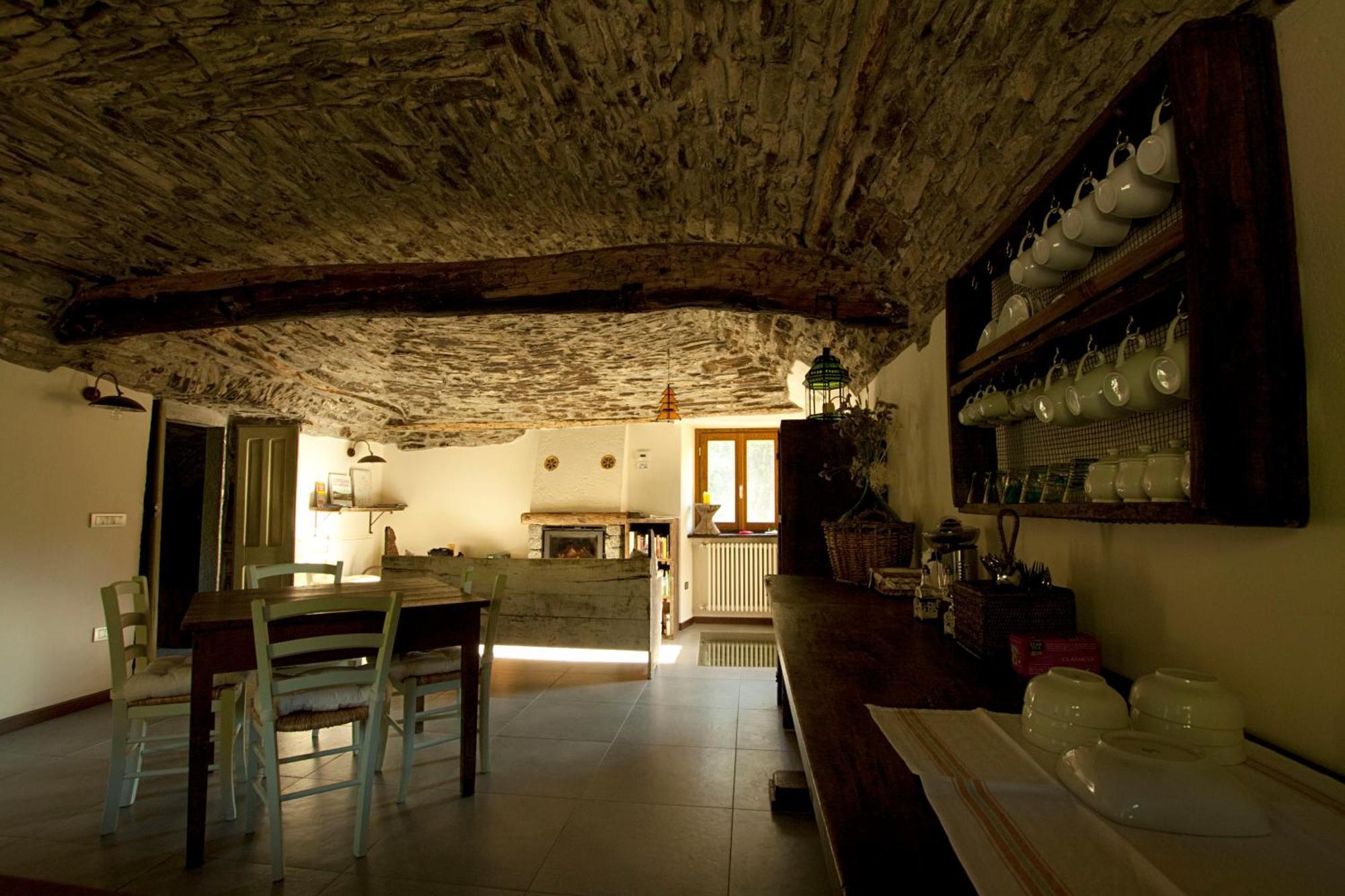 Mulino Marghen - Restored Watermill - Accomodation And Retreat Center Zeri Exterior photo