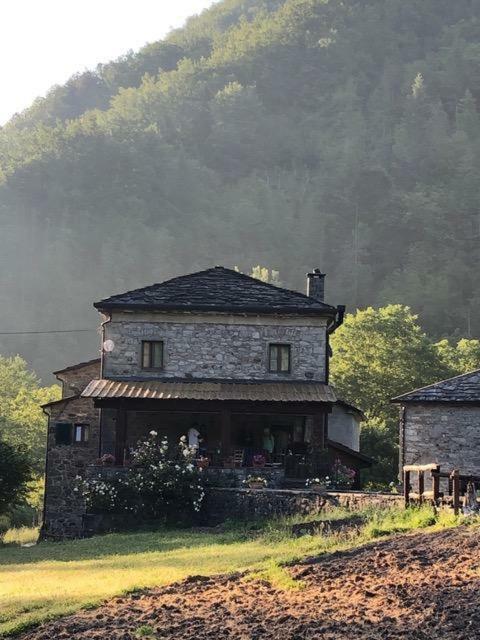 Mulino Marghen - Restored Watermill - Accomodation And Retreat Center Zeri Exterior photo